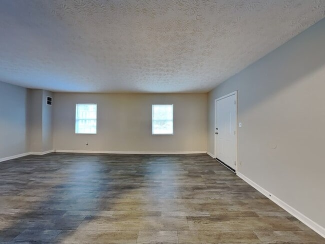 Photo - 6305 Beaver Creek Trail