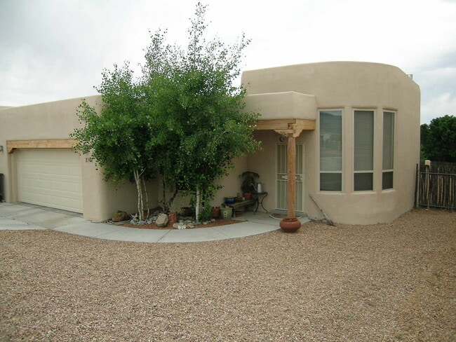 Building Photo - 2194 Manuel Medrano Rd