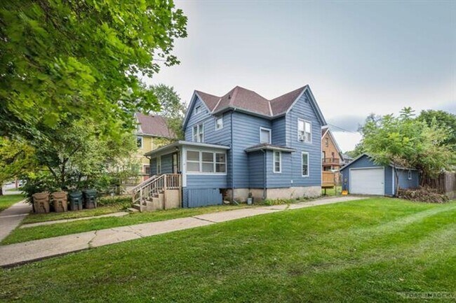 Photo - NOW RENTING! 5 bedroom house near UW Campu...