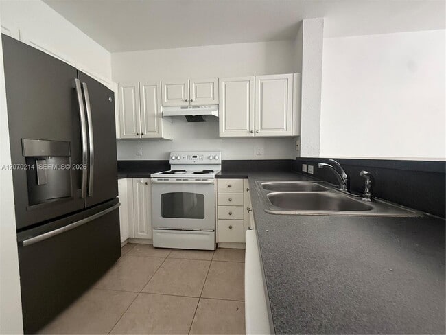 Photo - 3360 NE 14th Dr Unit 210-30