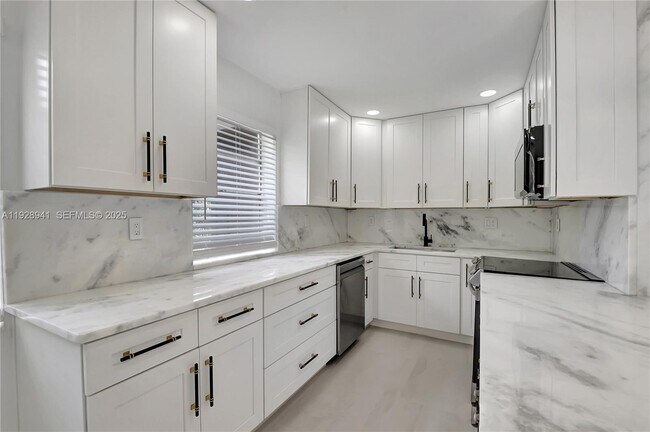 Photo - 708 Normandy Ln Unidad 708