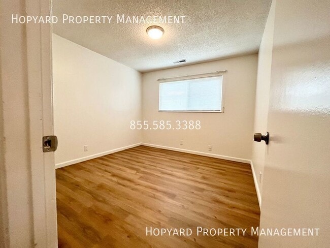 Photo - 1073 Kottinger Dr Unit B