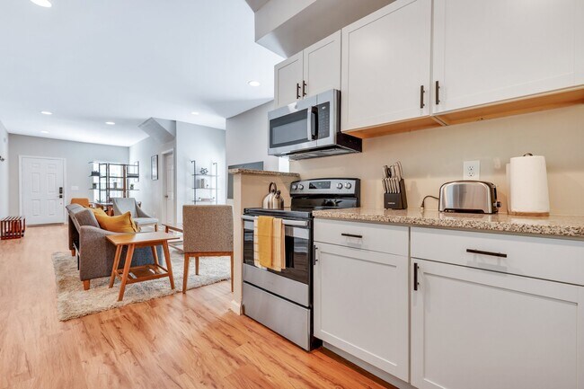 945-947 Palmetto Ave SW Unit Palmetto Whole House