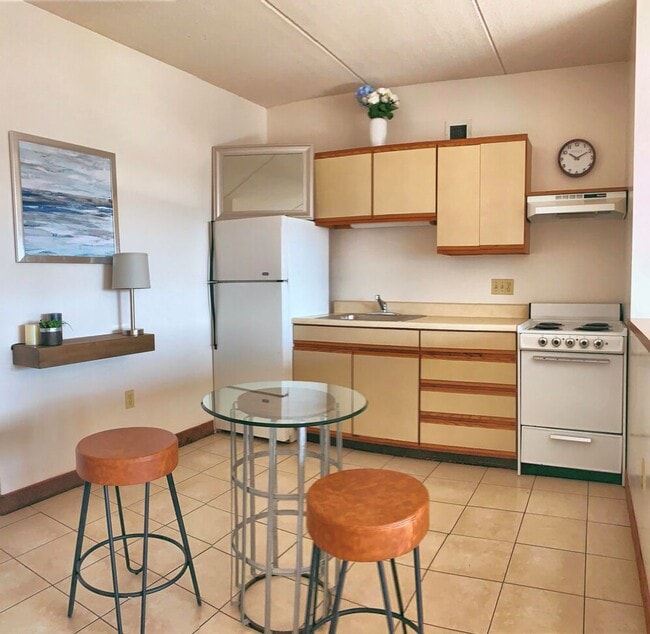 Photo - West Ridge Towers