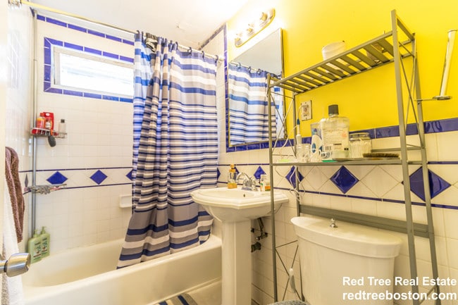 Photo - 163 Hillside St Unit 1