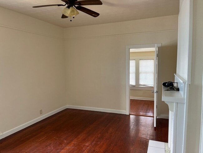 815.5 Roosevelt Pl