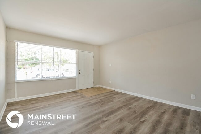 Photo - 1933 E Fayette Vista