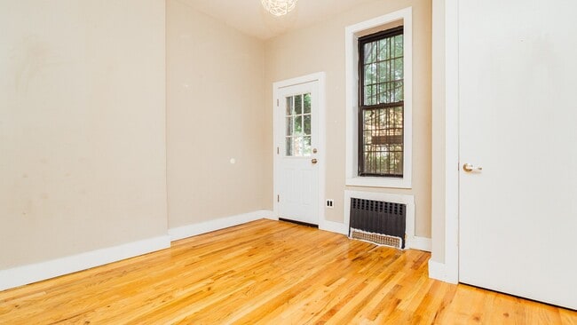 Photo - 1154 Gates Ave Unit 1l