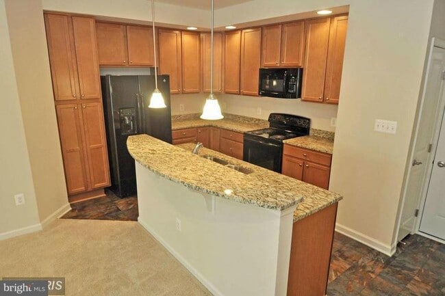 Photo - 9549 Hyde Pl