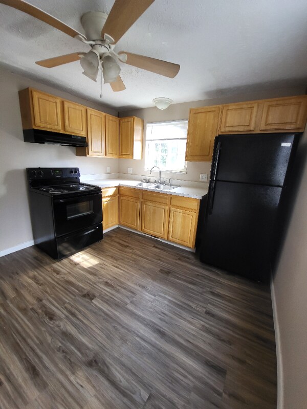 Photo - 4640 Applegrove St NW