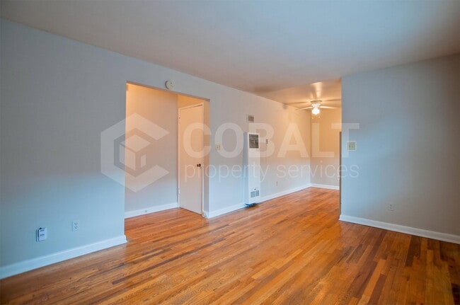 Building Photo - 944 St Charles Ave NE Unit 9