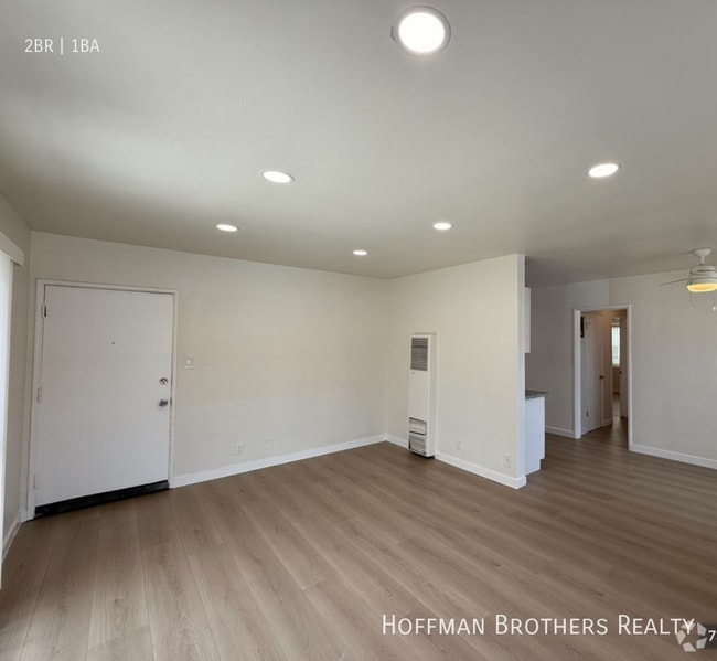 Building Photo - 7337 Woodman Ave Unit 1A Rental