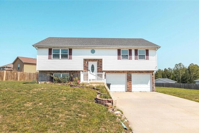 Building Photo - Beautiful Split Level in Northern Heights