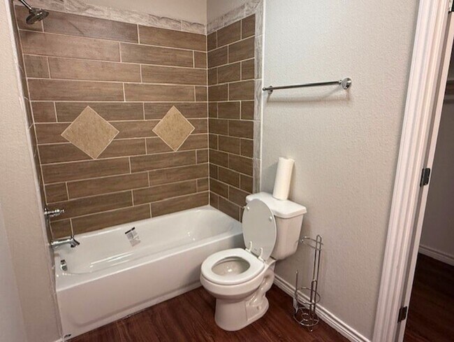 Photo - 2410 Westcliff Rd Unidad 2410 B