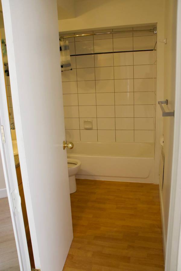 Photo - Cambie Plaza - 1BR 1BA