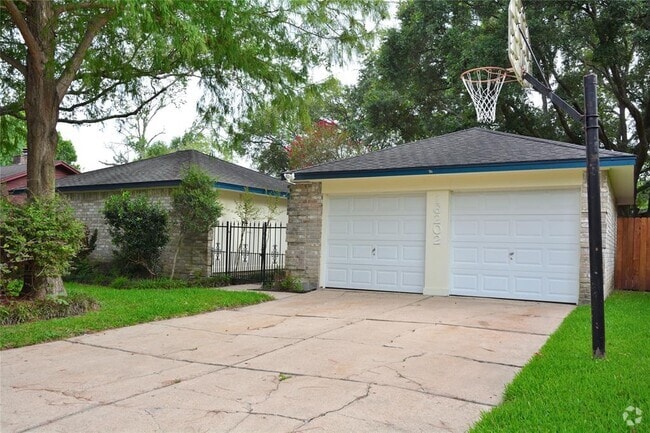 Building Photo - 16202 Barcelona Dr Rental