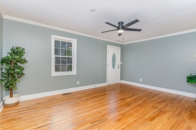 Photo - Beautifully Renovated 3-Bedroom Home in Fr...