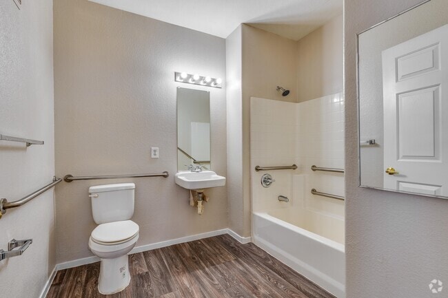 2 BR, 2 BA (Floor Plan B) - 1,249 SF