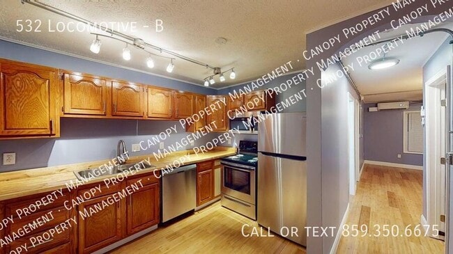 Photo - 532 Locomotive-B Unidad B