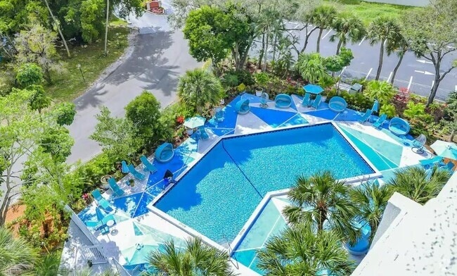 Building Photo - Chateau Mar Golf Resort Rental