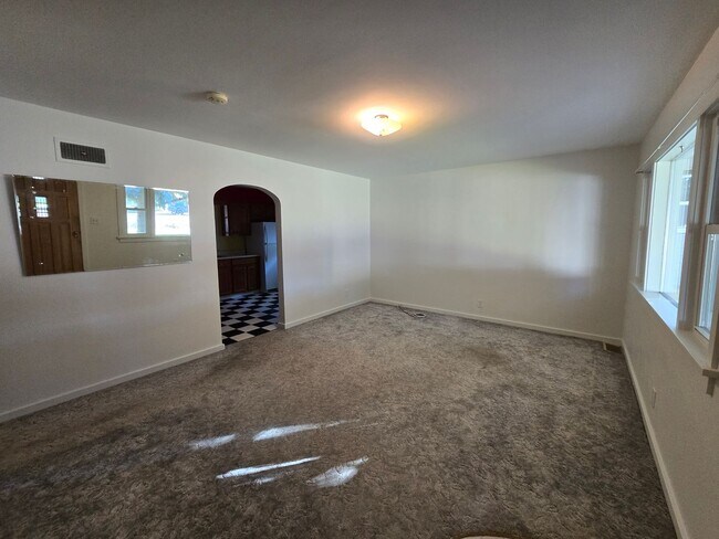 Photo - 4 bed, 1 bath House with 1 car garage