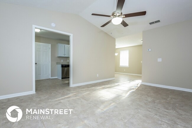 Photo - 200 Oakmont Dr