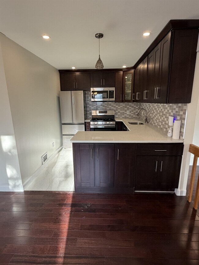 Photo - 27 Marina Ky Unit 27