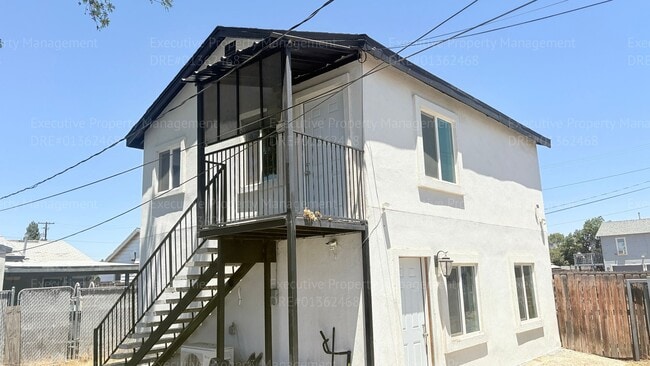 Building Photo - 303 El Tejon Ave Unit B