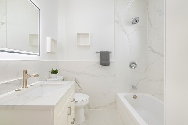 Photo - 2617 W Fullerton Ave