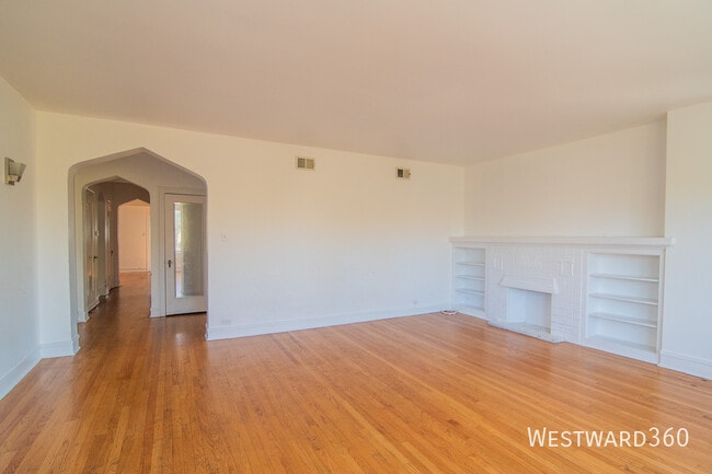 Photo - 7831 S Kingston Ave