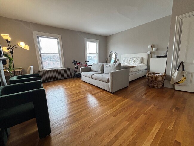 Photo - 82 Charles St Unit 4R