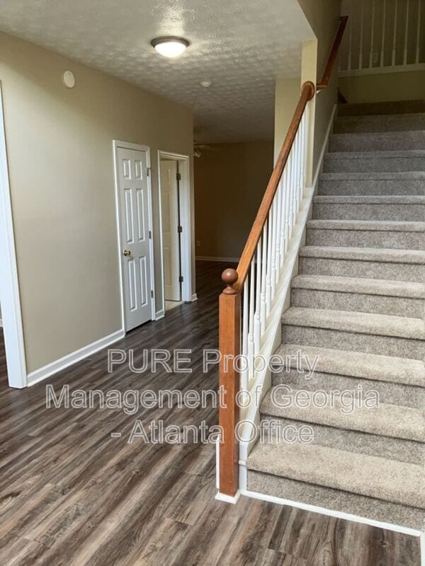 Photo - 3213 Southridge