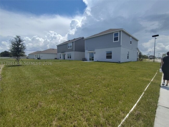 Building Photo - 890 Timberland Dr