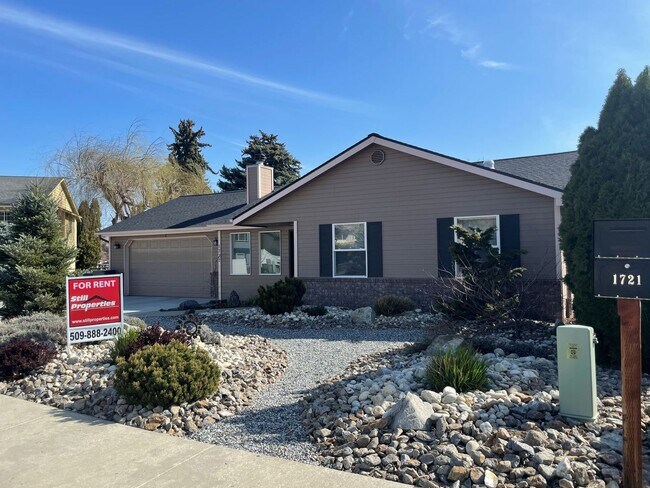Now renting 3 bedroom House - Now renting 3 bedroom House