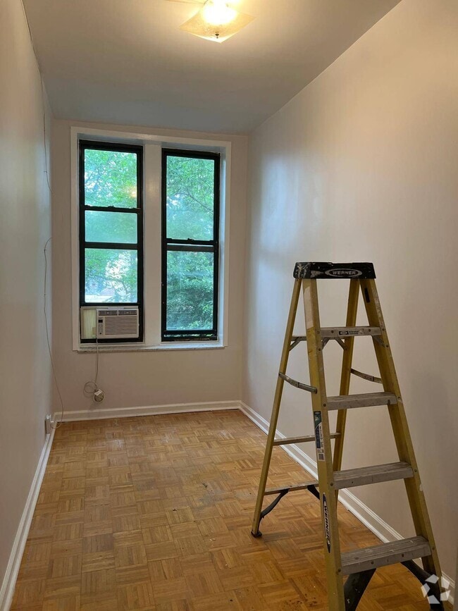 Building Photo - 85 Louisa St Rental