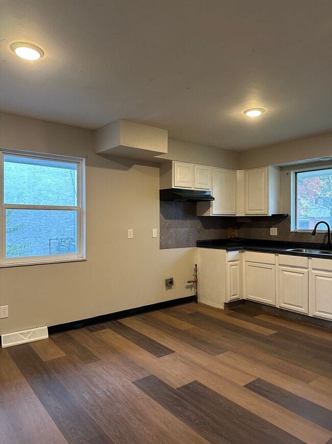 Photo - 919-921 Weyant Avenue Unit 919