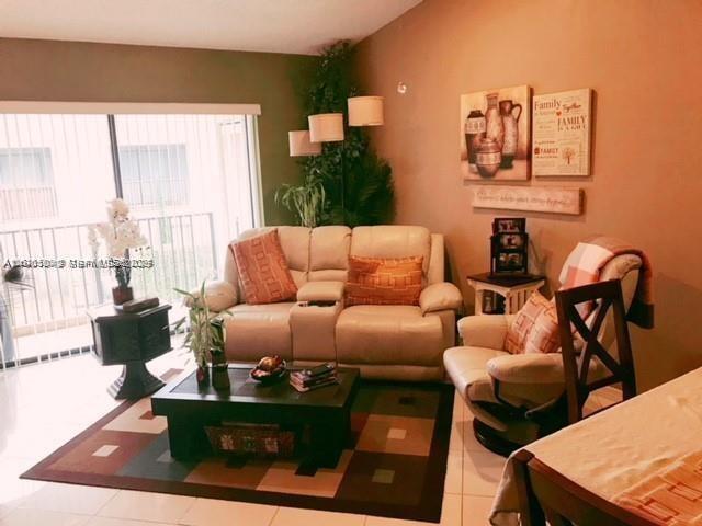 Photo - 160 NW 60th Ave Unidad 6-3