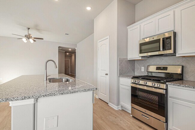 11412 Natalia Ln