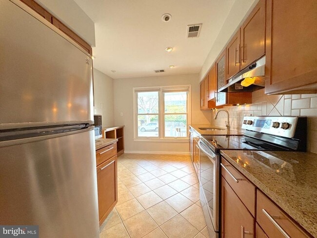 Photo - 1318 Dewitt Ave