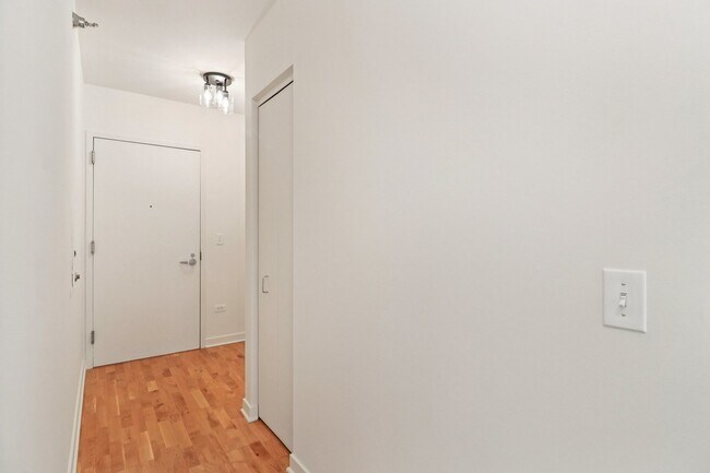 Photo - 1160 S Michigan Ave