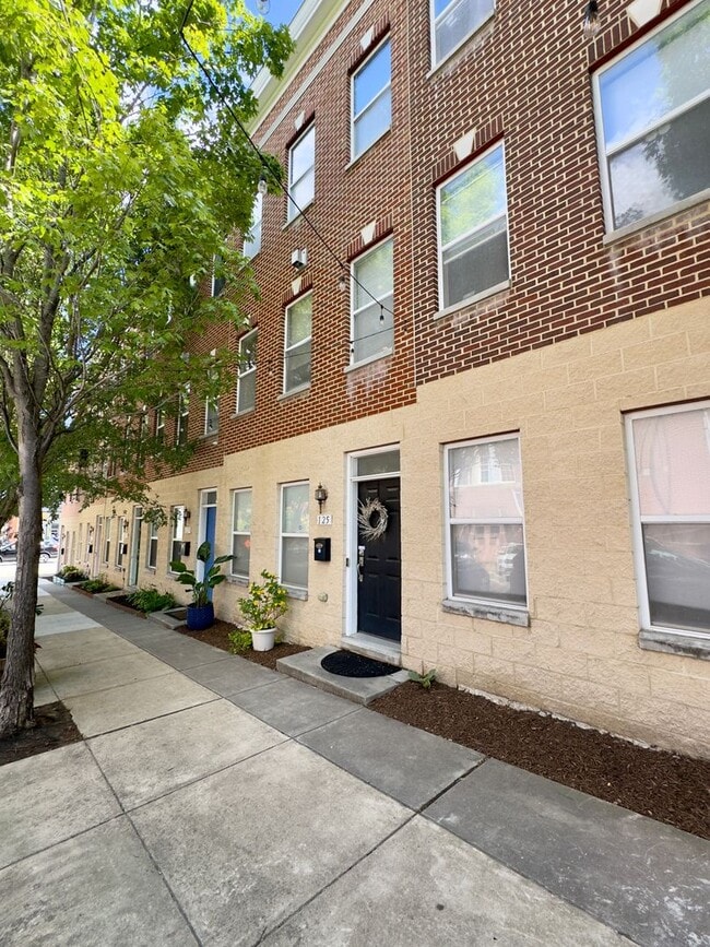 Building Photo - Charming 2 Bedroom/2 Bathroom Townhome near Patterson Park, Baltimore, MD!