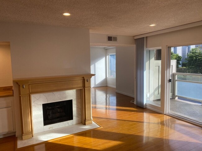 Photo - 4200 Vía Dolce