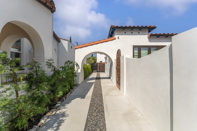 Building Photo - 1765 S Crescent Heights Blvd