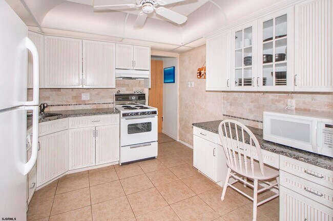 Photo - 5200 Boardwalk Unit 10A