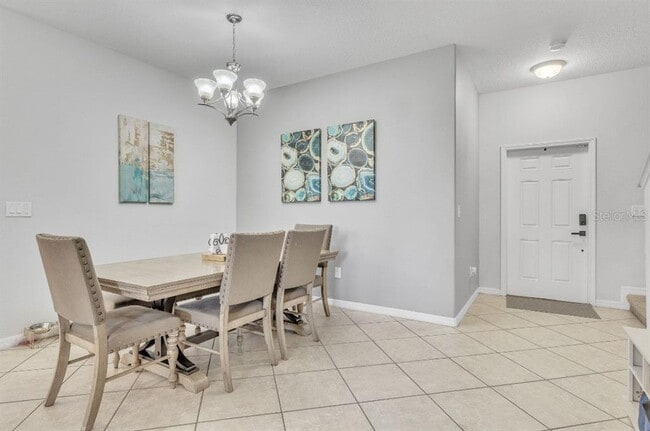 3256 Rodrick Cir
