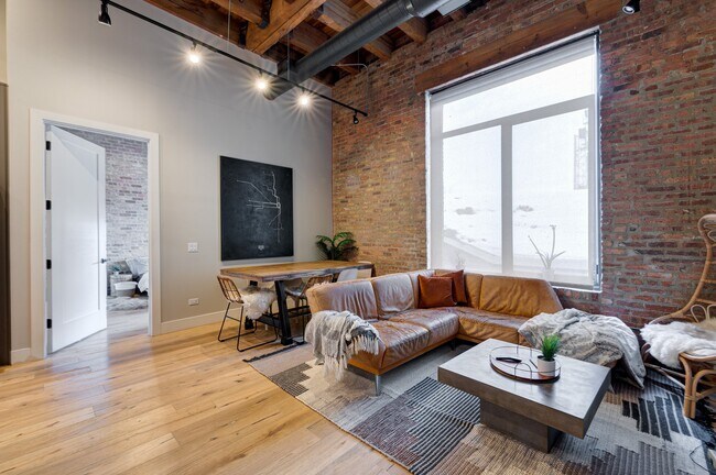 Photo - 731 N Sangamon St