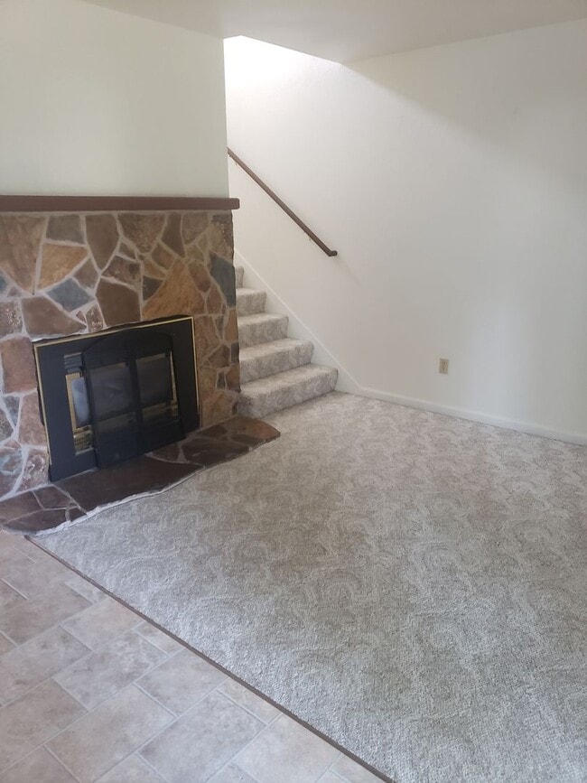 Photo - Great 3 bed 2 1/2 bath condo in the Brandy...