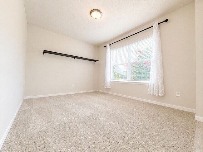 Photo - Welcome home to refined family living in this 3Bedrooms / 2.5Baths residence in Tohoqua!