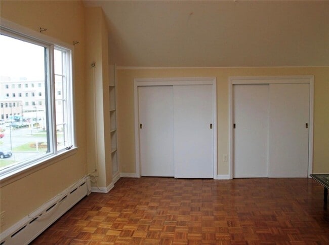 Photo - 223 Alexander St