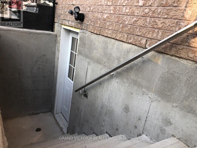 Photo - 185 Skinner Rd